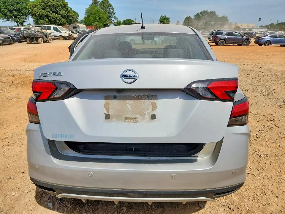 2020 NISSAN VERSA S  
