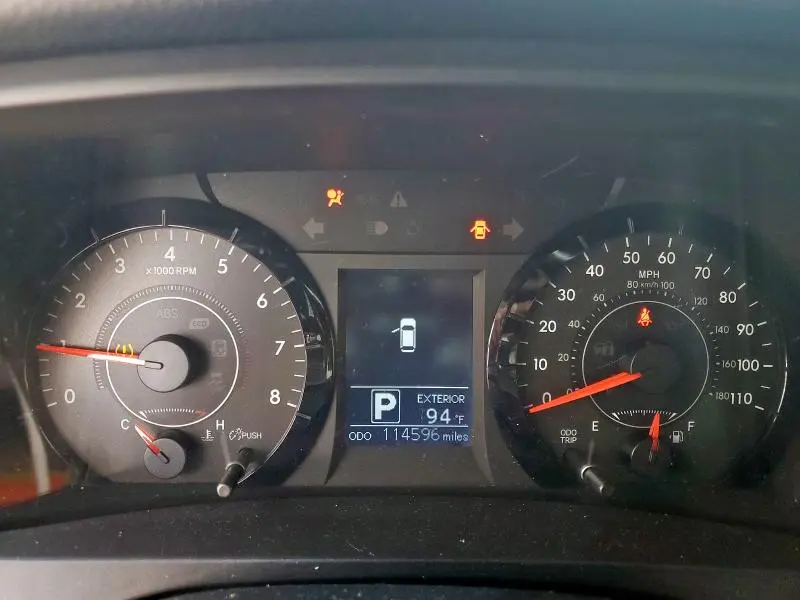 2015 TOYOTA SIENNA LE  