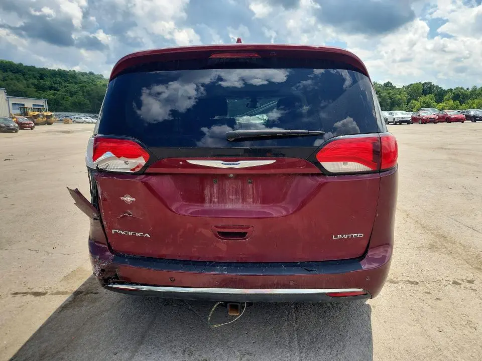 2018 CHRYSLER PACIFICA LIMITED  