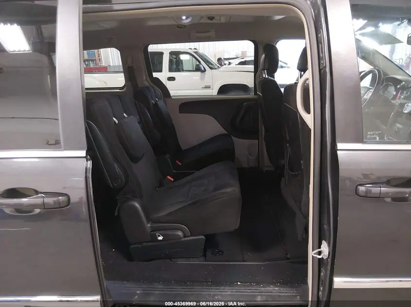 2011 CHRYSLER TOWN & COUNTRY TOURING
