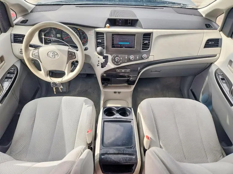 2011 TOYOTA SIENNA LE  