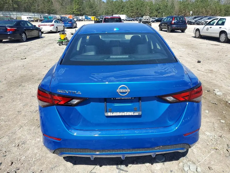 2025 NISSAN SENTRA SV  