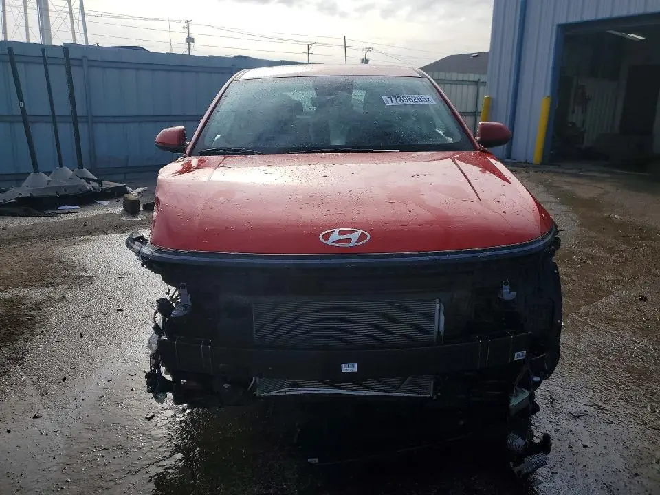 2025 HYUNDAI KONA SE  