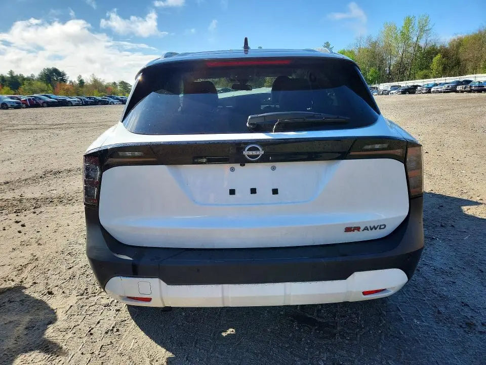 2025 NISSAN KICKS SR  