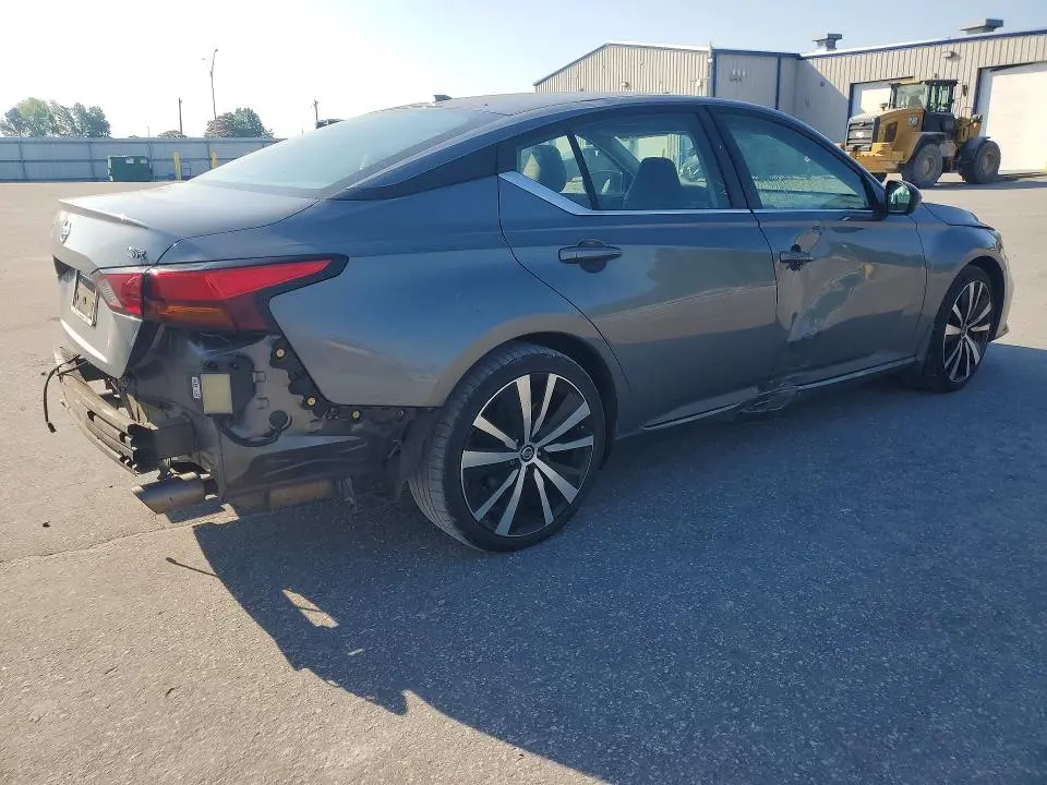 2022 NISSAN ALTIMA SR  