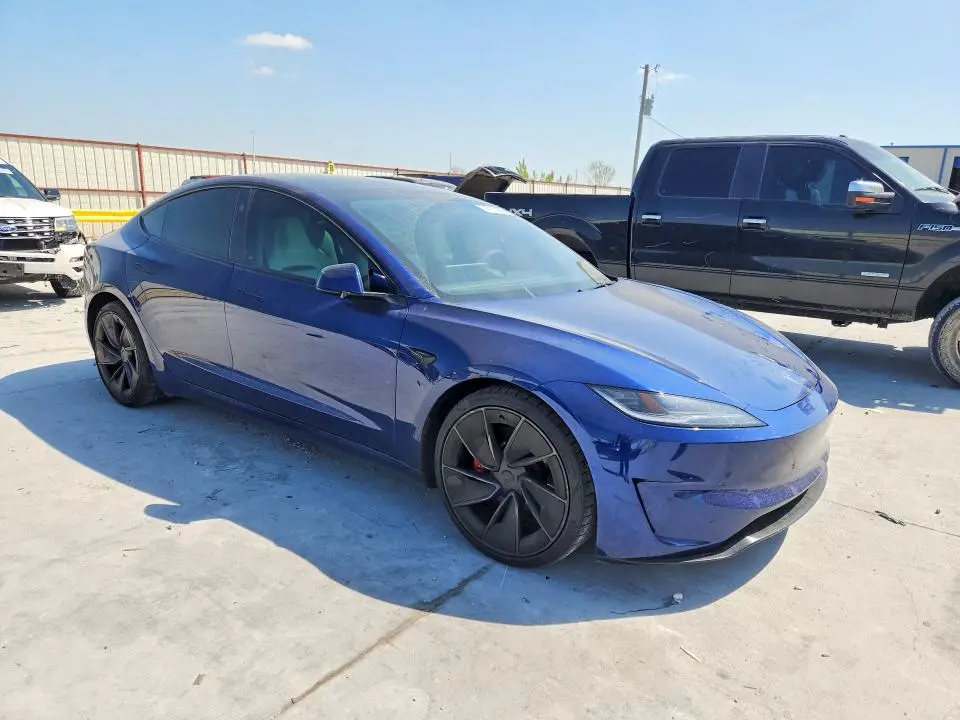 2024 TESLA MODEL 3   