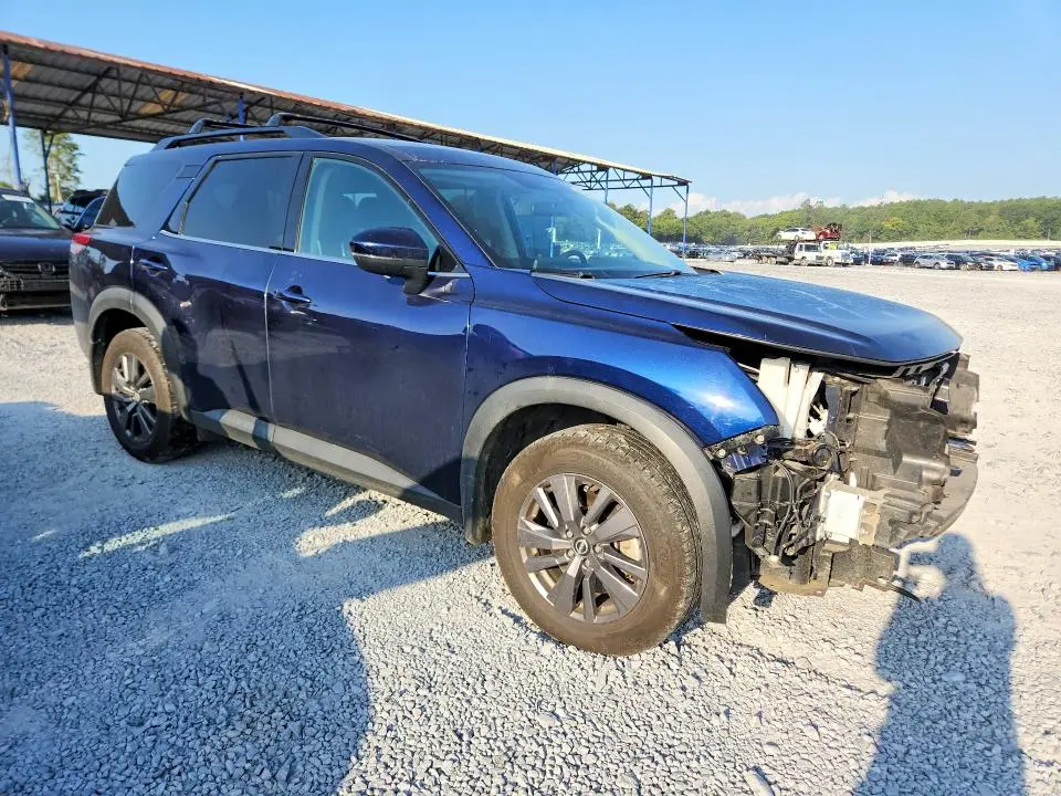 2022 NISSAN PATHFINDER SV  