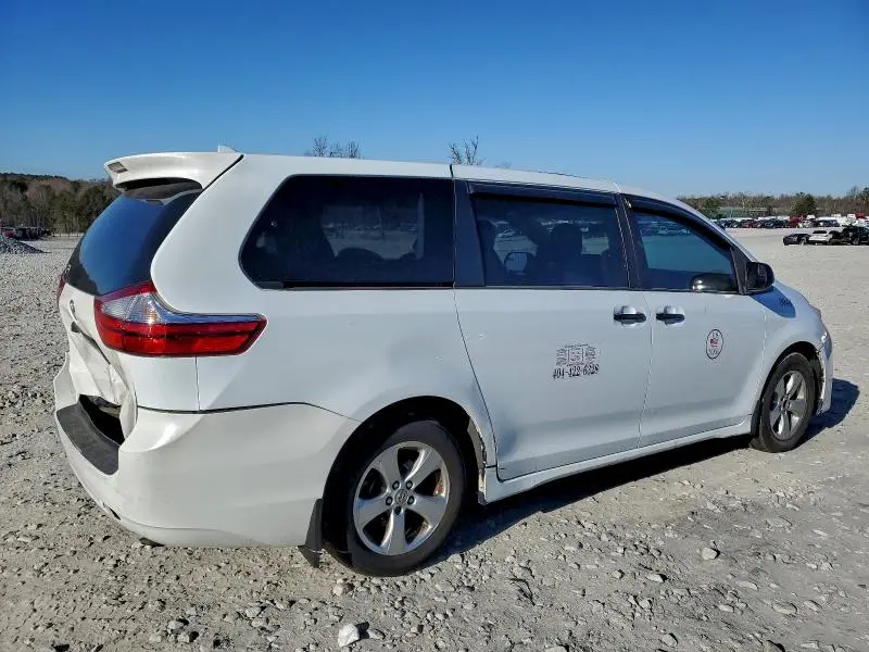 2019 TOYOTA SIENNA   