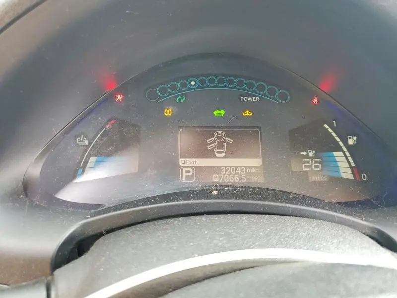 2015 NISSAN LEAF SV  