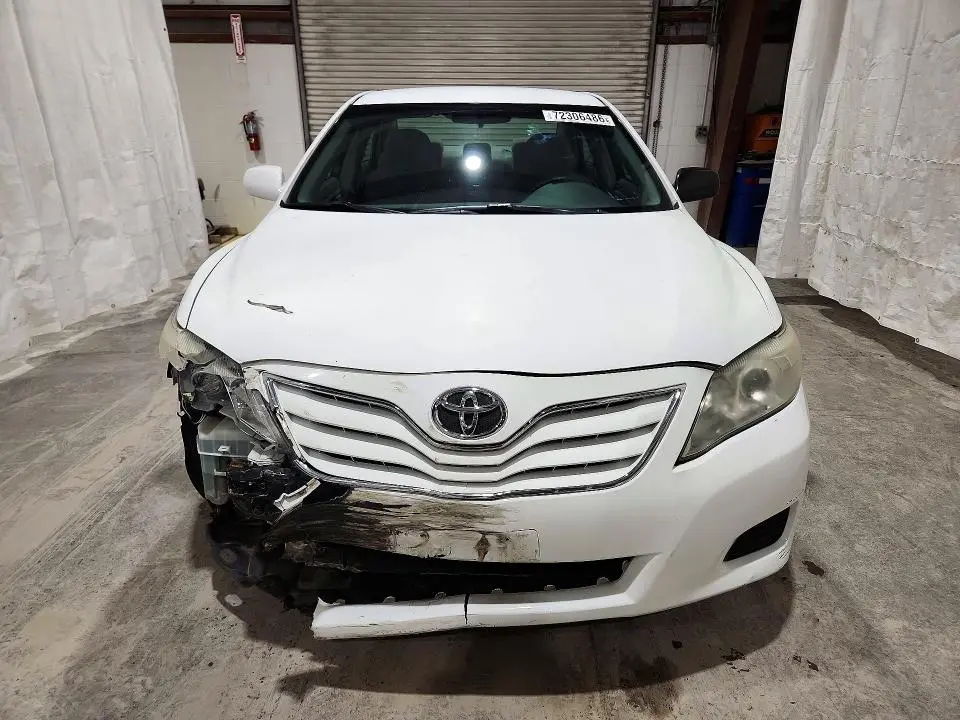 2011 TOYOTA CAMRY LE  