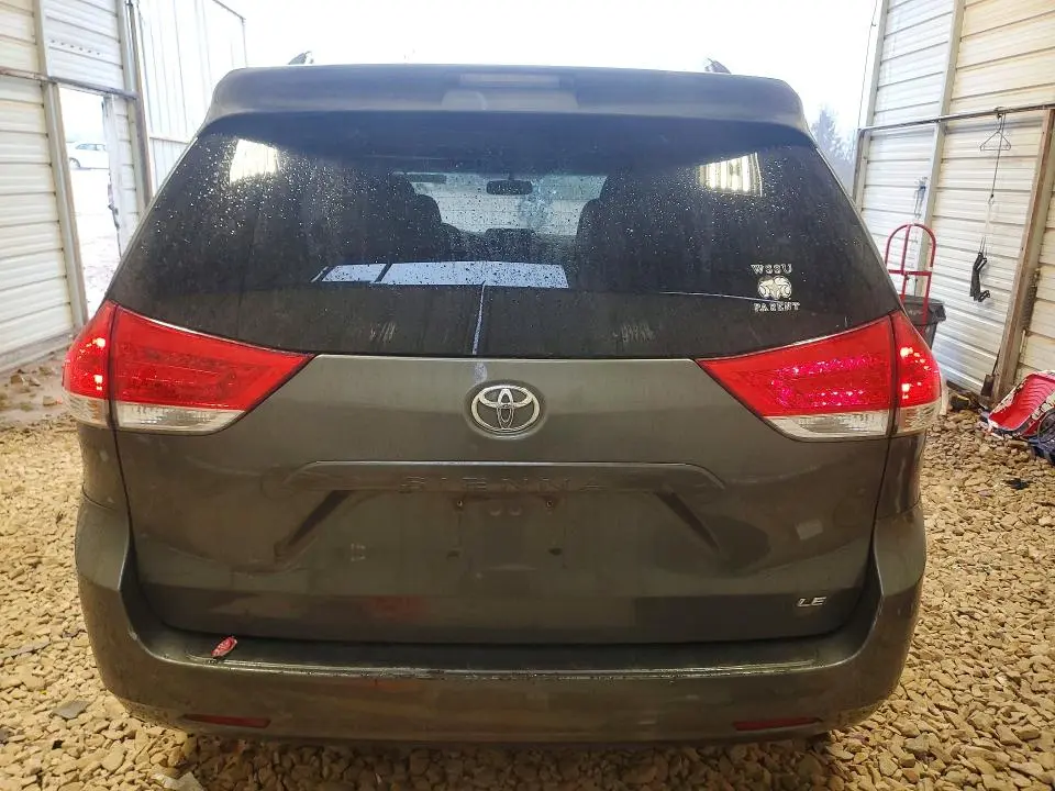 2011 TOYOTA SIENNA LE 8-PASSENGER  