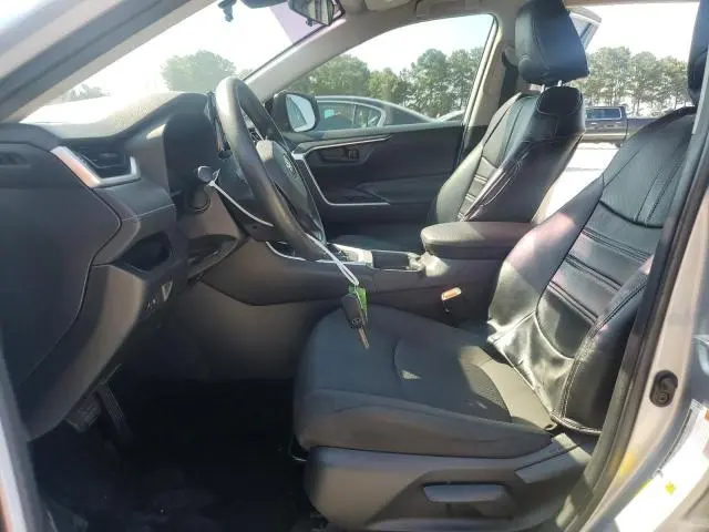 2020 TOYOTA RAV4 LE  