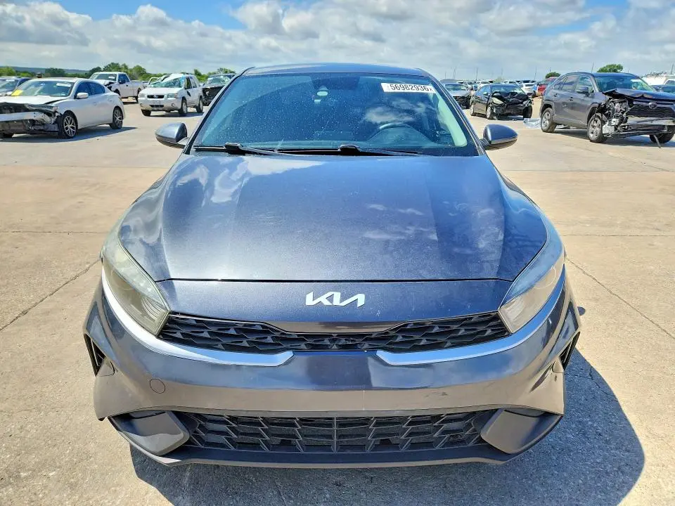 2023 KIA FORTE LX  
