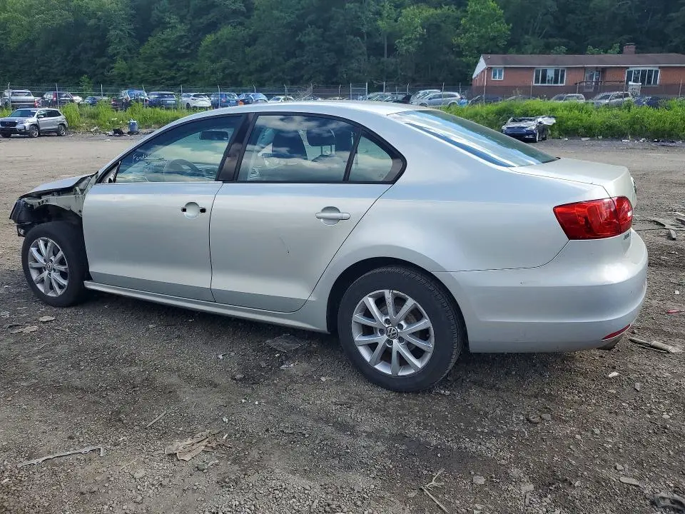 2011 VOLKSWAGEN JETTA SE  