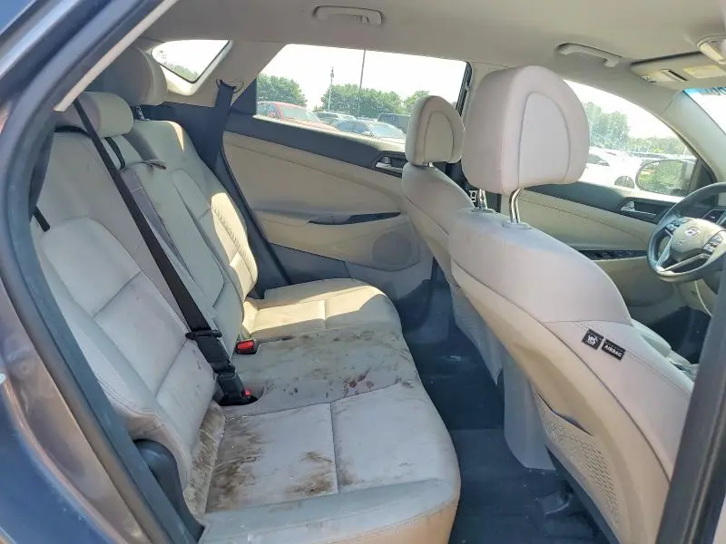 2018 HYUNDAI TUCSON SE  