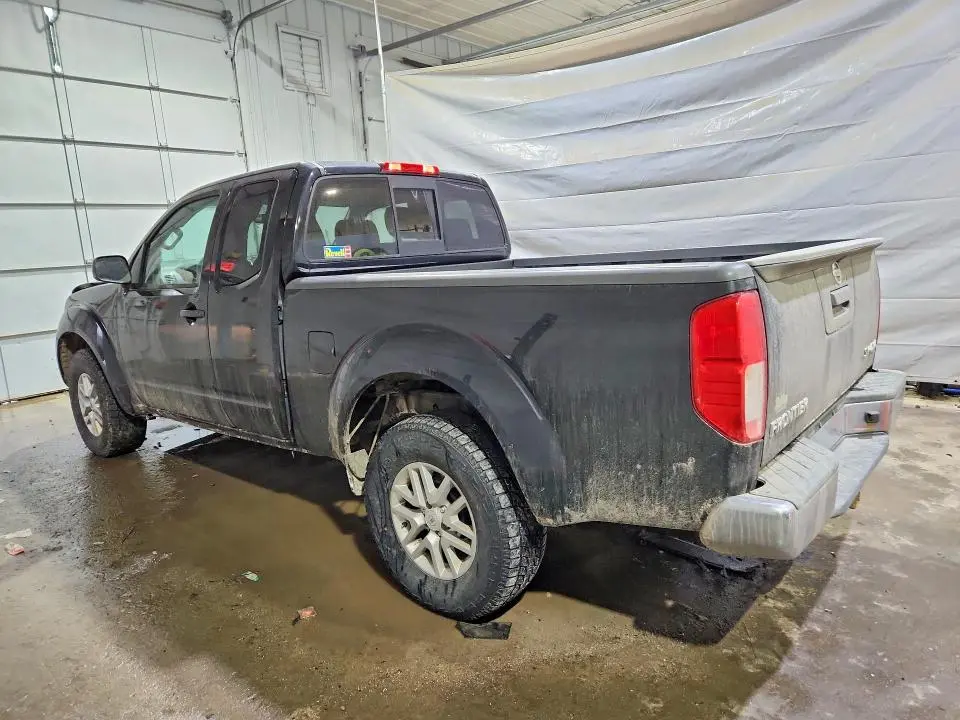2015 NISSAN FRONTIER SV  
