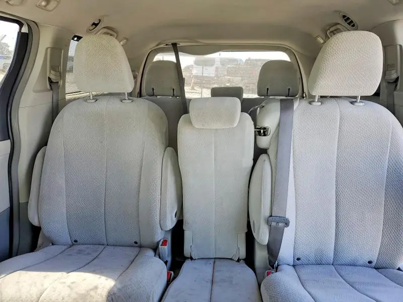 2011 TOYOTA SIENNA LE  