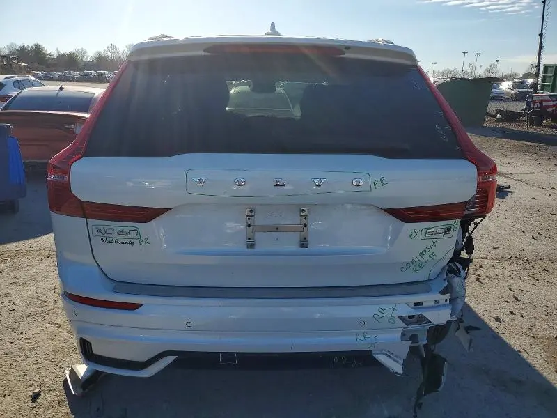 2024 VOLVO XC60 PLUS  