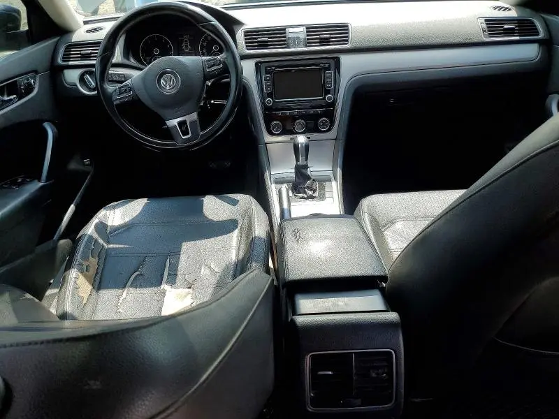 2013 VOLKSWAGEN PASSAT SE  