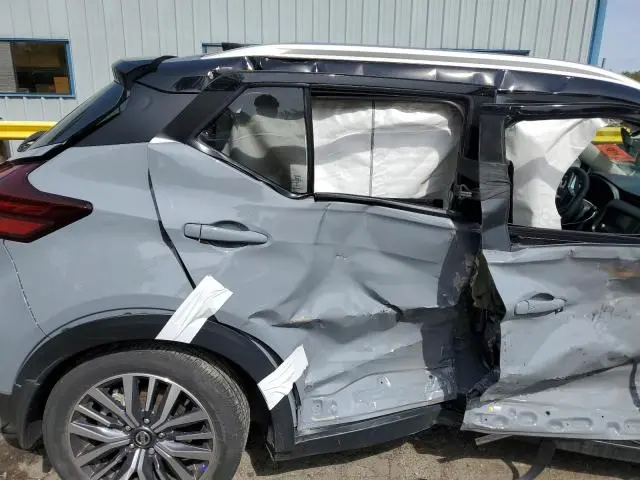 2021 NISSAN KICKS SV  