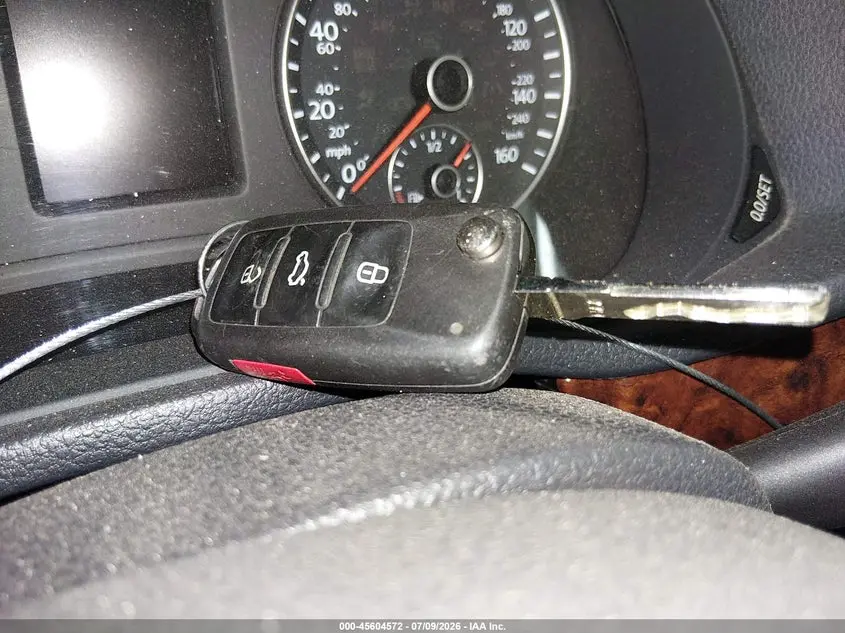 2013 VOLKSWAGEN PASSAT 2.5L SEL