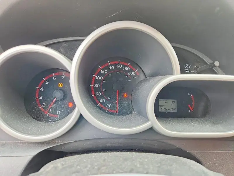 2010 TOYOTA MATRIX BASE  