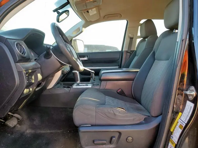 2016 TOYOTA TUNDRA CREWMAX SR5  