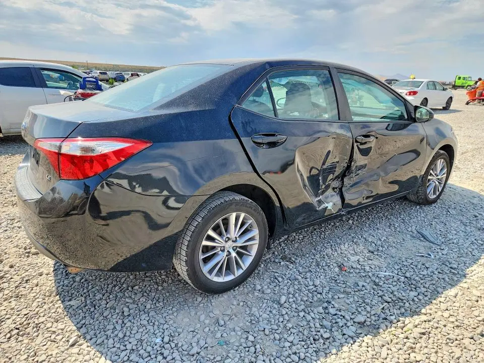 2014 TOYOTA COROLLA LE PLUS  