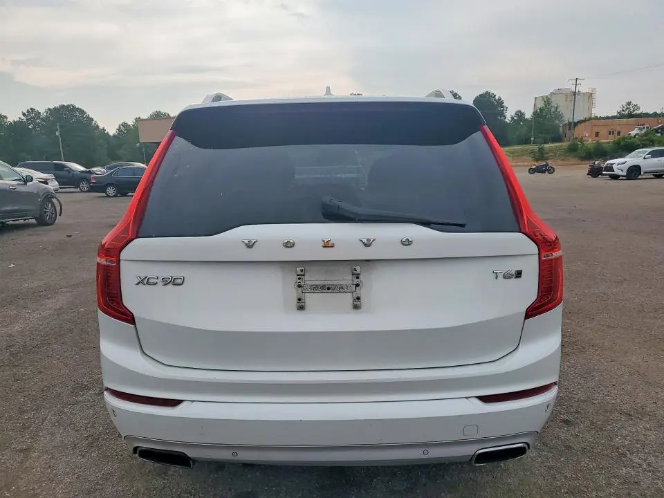 2016 VOLVO XC90 T6  