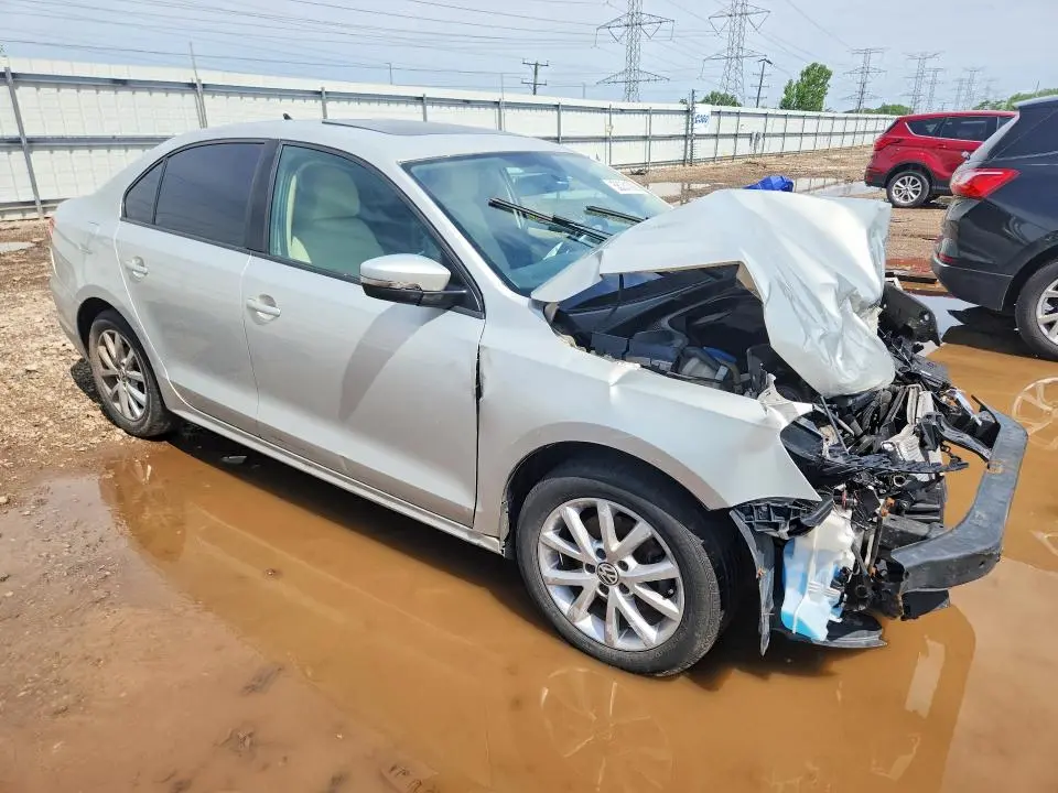 2011 VOLKSWAGEN JETTA SE  