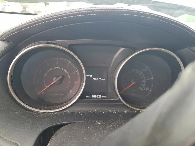 2012 MITSUBISHI OUTLANDER SE  