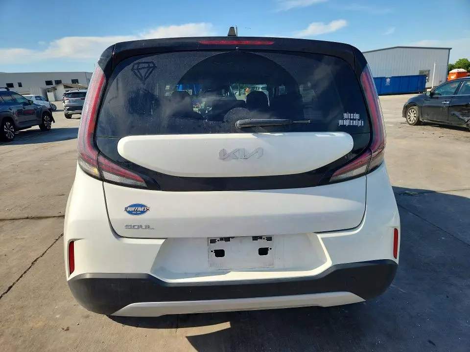 2023 KIA SOUL LX  
