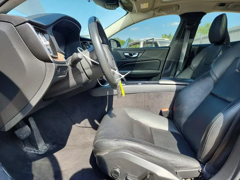 2022 VOLVO S60 B5 MOMENTUM  