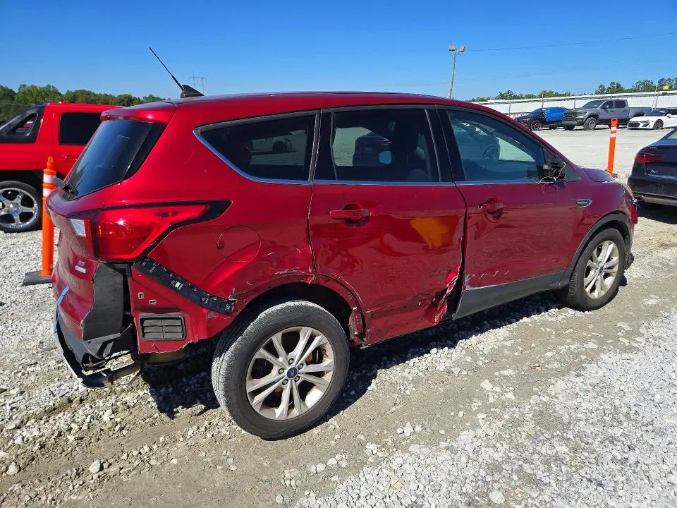 2019 FORD ESCAPE SE  
