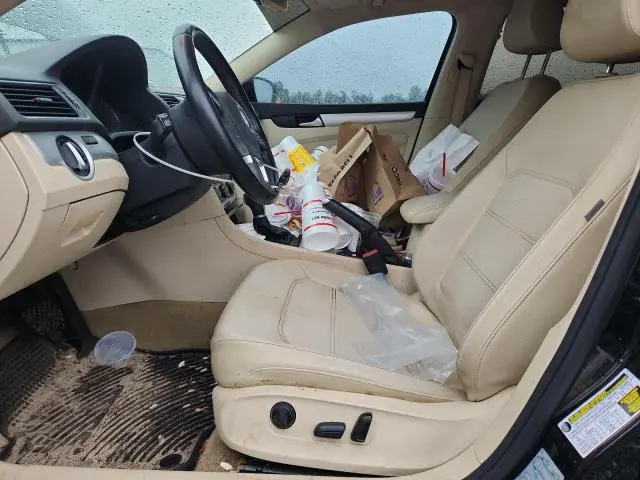 2013 VOLKSWAGEN PASSAT SE  