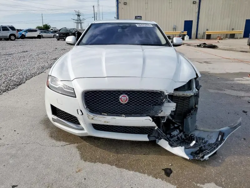 2017 JAGUAR XF PRESTIGE