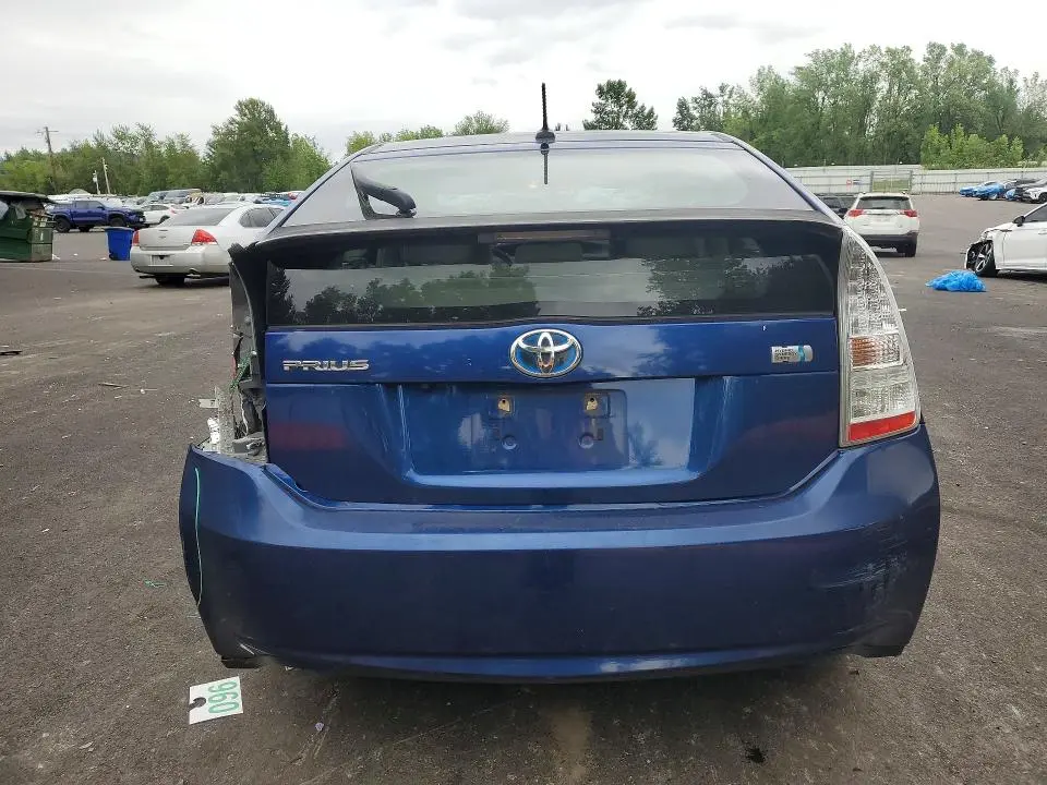 2010 TOYOTA PRIUS III  