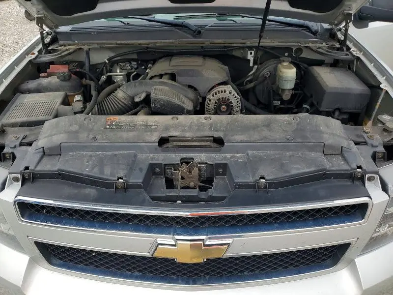 2011 CHEVROLET SUBURBAN K1500 LS  
