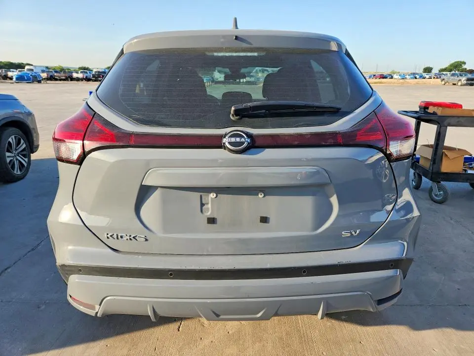 2023 NISSAN KICKS SV  