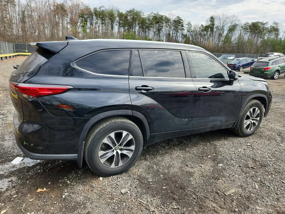 2020 TOYOTA HIGHLANDER XLE  