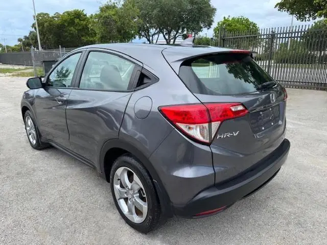 2022 HONDA HR-V LX  