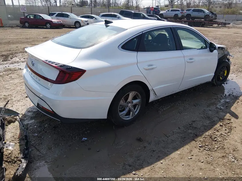2022 HYUNDAI SONATA SE