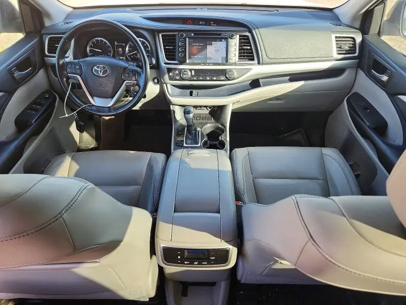 2017 TOYOTA HIGHLANDER XLE  