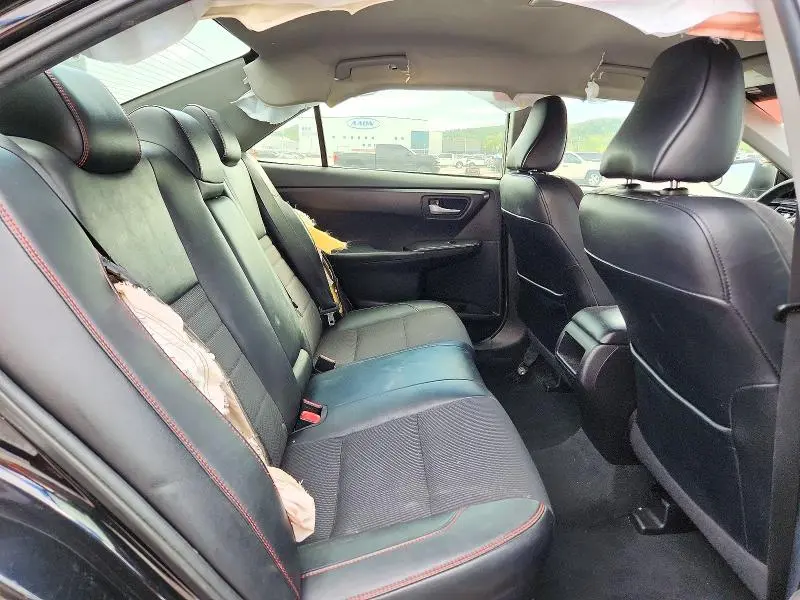 2017 TOYOTA CAMRY SE  