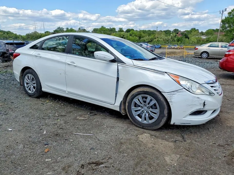 2011 HYUNDAI SONATA GLS  
