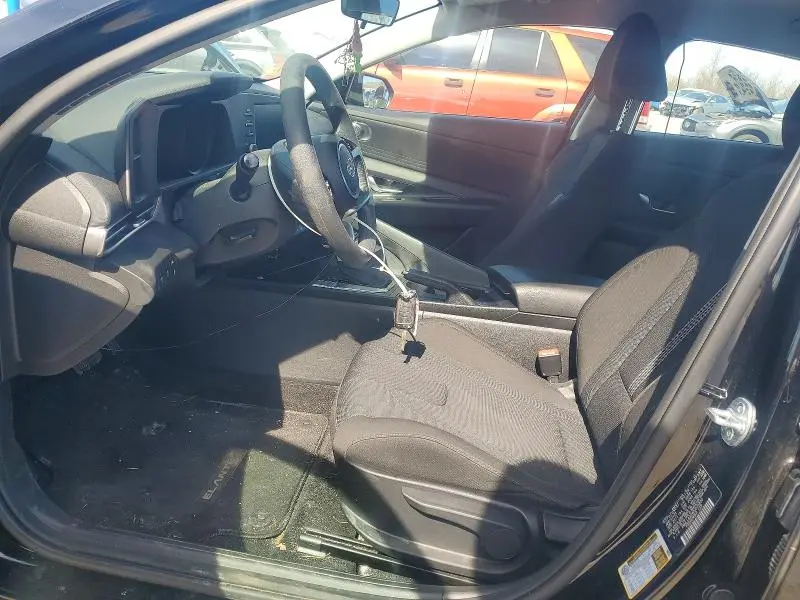 2023 HYUNDAI ELANTRA SE  