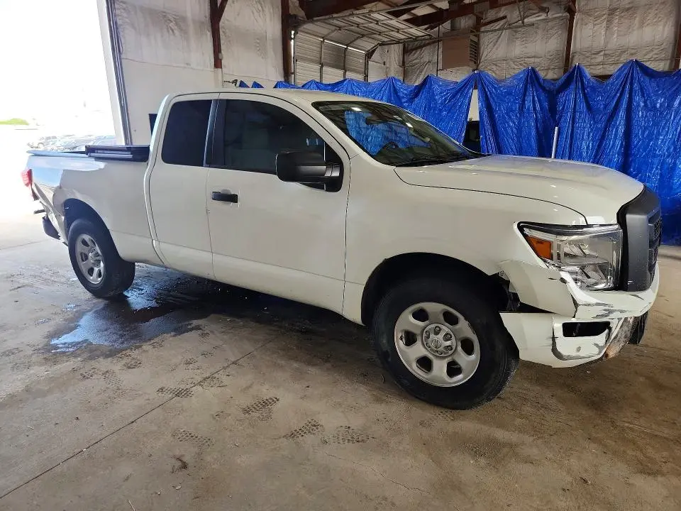 2022 NISSAN TITAN S  