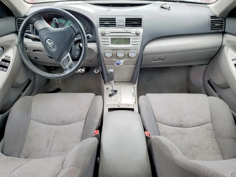 2011 TOYOTA CAMRY SE  