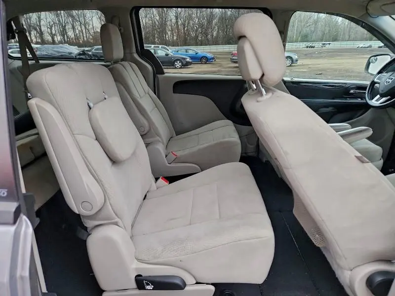 2013 DODGE GRAND CARAVAN SE  