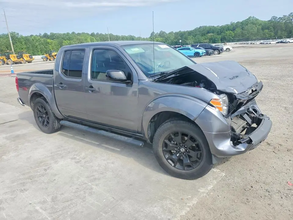 2021 NISSAN FRONTIER SV  